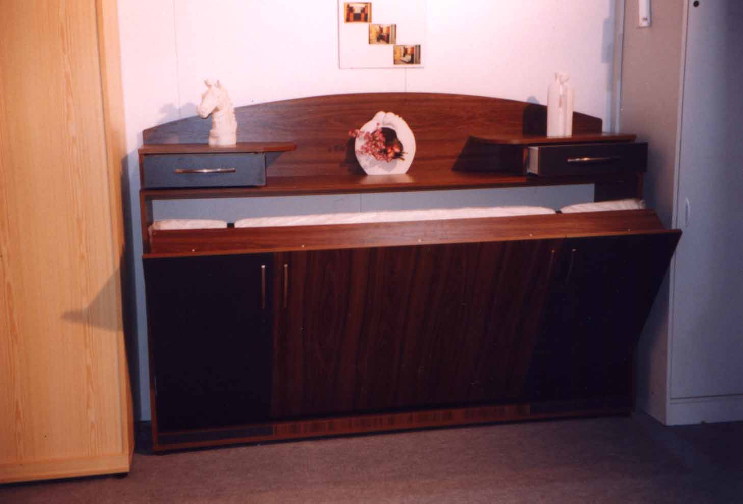 2fiofnyitva.jpg (50688 bytes)