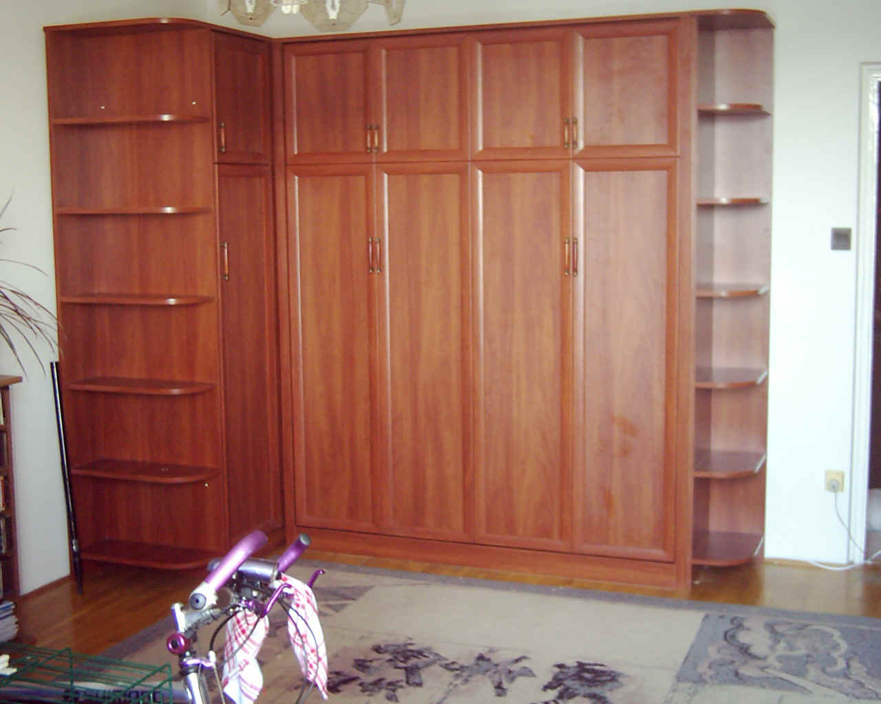 almakerete.JPG (246605 bytes)