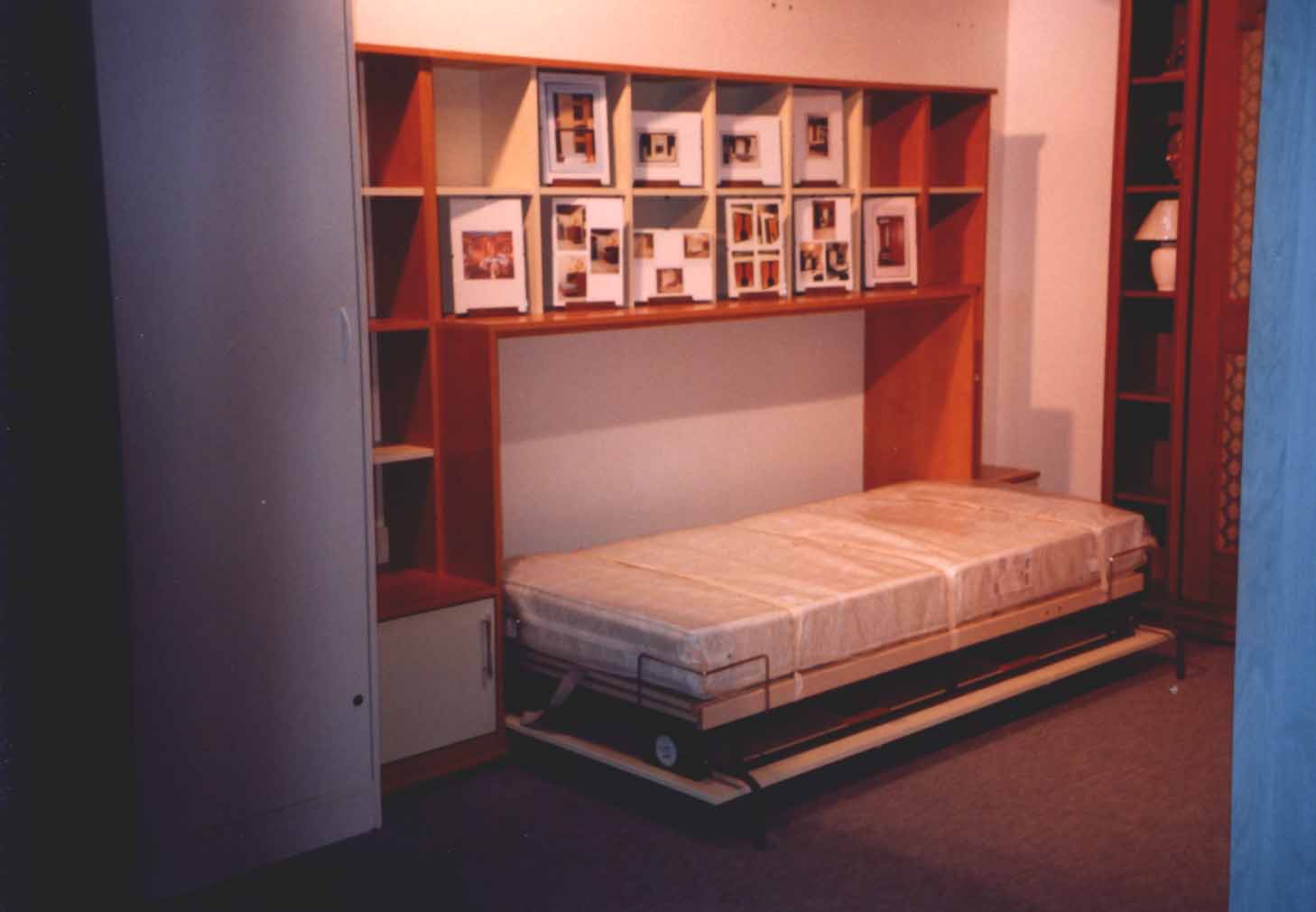 automata nyitva.jpg (57249 bytes)