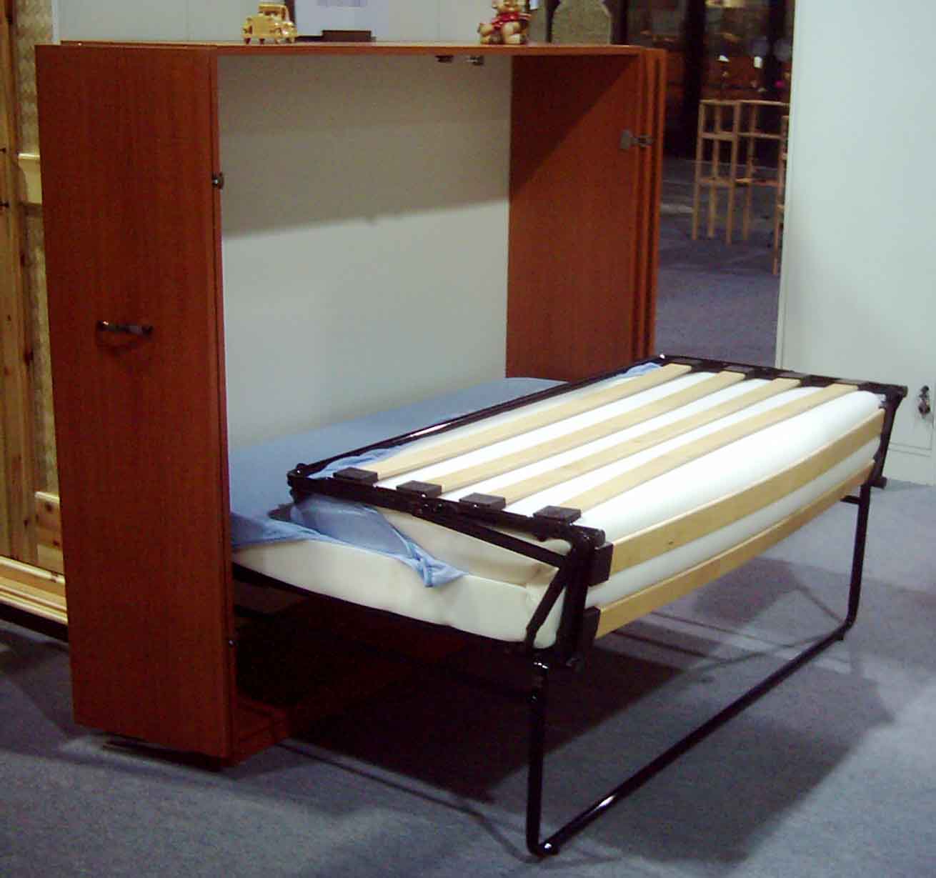 kifajt4.jpg (65985 bytes)