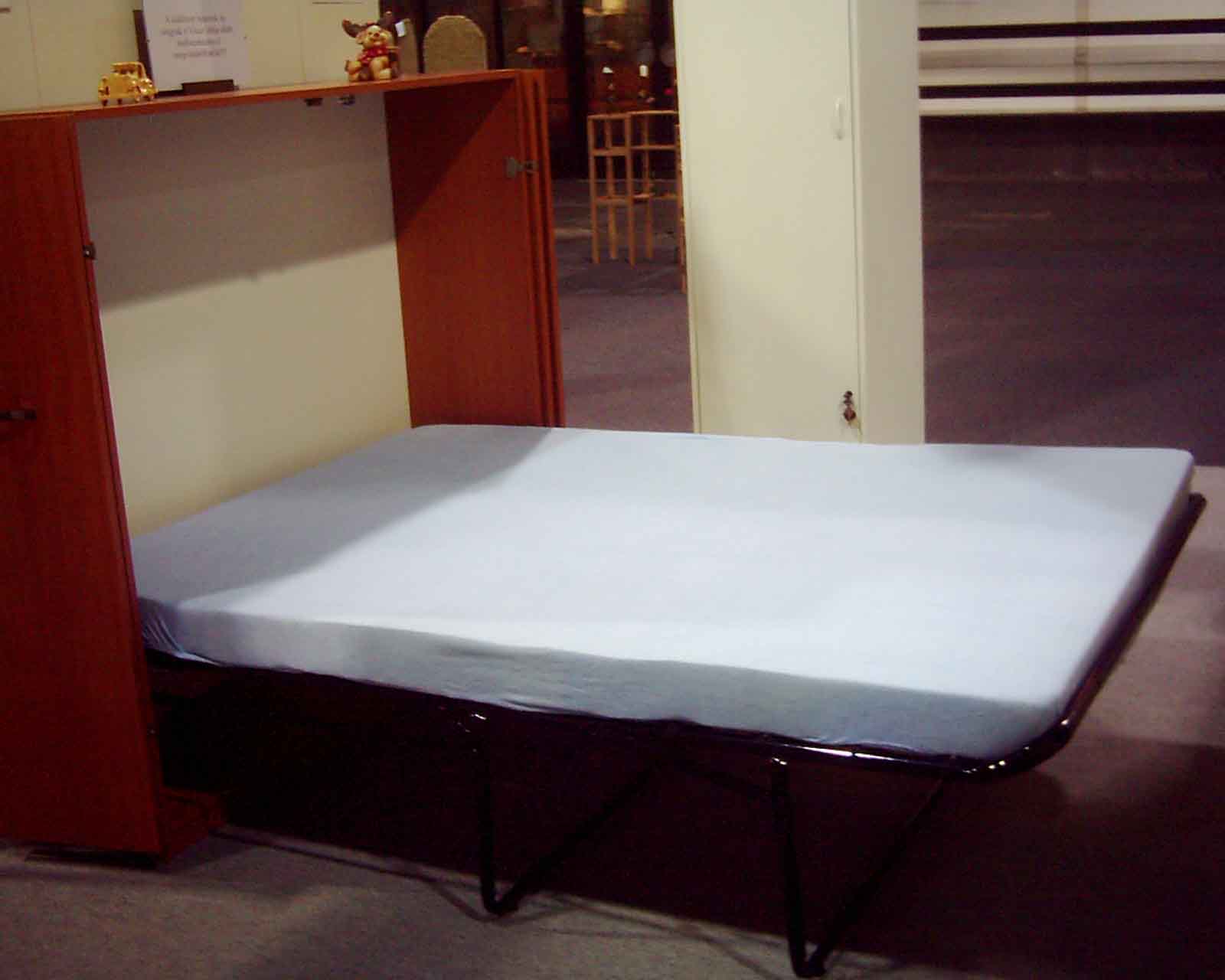 kifajt5.jpg (58532 bytes)